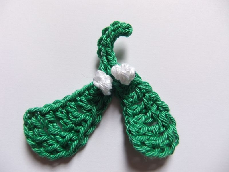 Helen B crochet for Christmas mistletoe